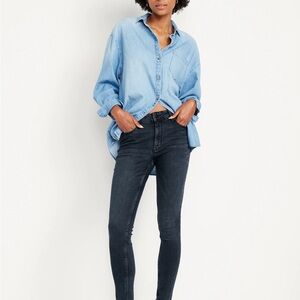 Old Navy Ladies Denim Jean in Dark Wash Indigo.  Rockstar Highrise.